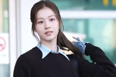 thumbnail - 트와이스 사나, 공항서 뽐낸 눈부신 미모