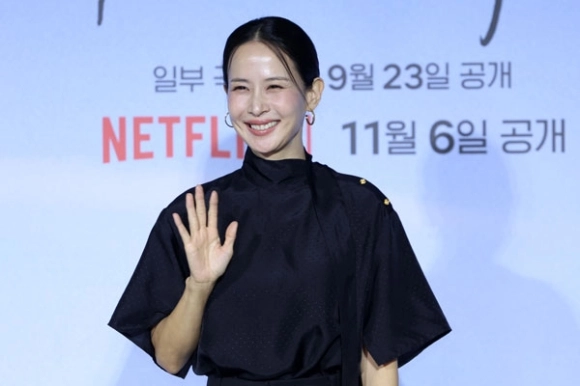 조여정, ‘화사한 미소’
