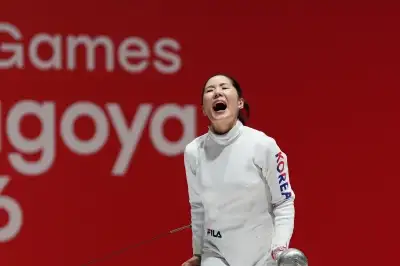 thumbnail - 펜싱 송세라, AG 여자 에페 금메달…윤정현은 남자 플뢰레 동메달