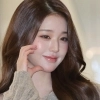 장원영, 사랑스러운 볼 하트