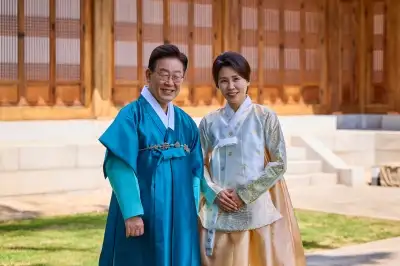 thumbnail - 李대통령 부부 추석 인사 “행복을 나누는 귀한 한가위 보내시길”