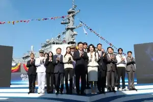thumbnail - 6번째 국산 이지스함 ‘대호김종서함’ 진수식