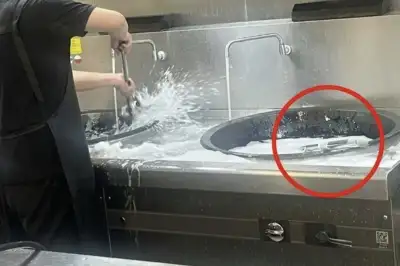 thumbnail - “아이들 밥하는 냄비로 대걸레·하수구 뚜껑 씻어” 유치원 교사 폭로에 ‘발칵’[월드픽]