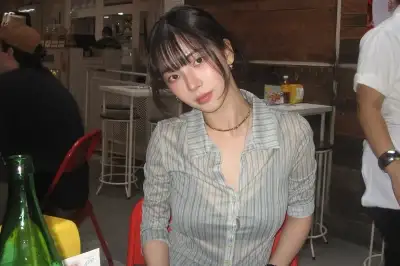 thumbnail - 카리나, 뉴욕서 ‘꾸안꾸’ 미모…영락없는 20대 여행객