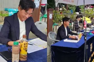 thumbnail - 딸 운동회에 나타난 배우 포착…정장까지 차려입고 사회 봤다
