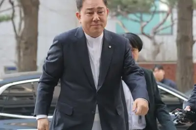 thumbnail - 김병기 구속영장 막힌 경찰…‘의혹 폭로’ 전직 보좌관 재소환