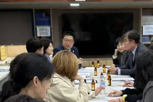 thumbnail - 이성한 경기도의원, 풍동 다솜초 현장방문 간담회 참석… “좁고 안전성 문제 있는 학교도서관 환경개선 해야”