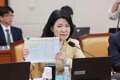 thumbnail - 헌재, 이진숙 가처분 일부 인용…방미통위 국정감사 참석 가능