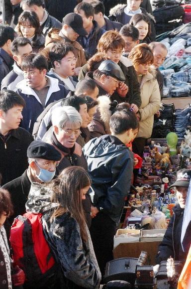 동대문 풍물시장 북적