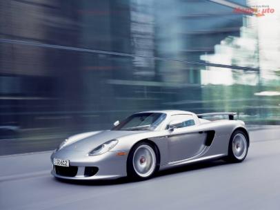 세계적으로 권위있는 독일 자동차잡지 ‘아우토 모토르 운트 스포츠’의 독자들로부터 올해 최고의 차로 선정된 포르셰의 카레라 GT.유럽에서 가장 영광스런 자동차상 중 하나인 이 상의 선정에는 잡지의 독자 10만명 이상이 참가한다. 서울신문 포토라이브러리