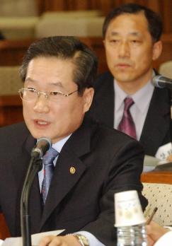 불법대선자금 청문회에서 답변중인 최기문 경찰청장  서울신문 포토라이브러리