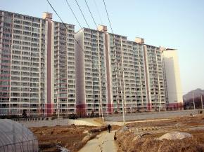 신축중인 한 아파트 현장