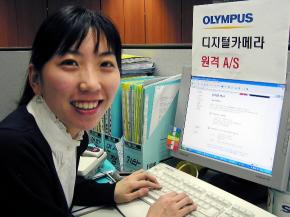 올림푸스한국은 올해를 ‘고객만족의 해’로 정하고 고장난 제품을 1시간안에 수리해주는 원격AS서비스를 하고 있다. 올림푸스한국 제공