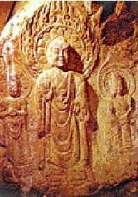 충남 서산의 마애불은 생동감있는 부조예술…