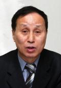 이선준 연구실장 ●중앙대 법학과에서 헌법과 행정법을 연구,박사학위를 받았다.2001년부터 법제발전연구소 수석연구원으로 일하고 있다.중앙대와 강남대에 출강하고 있다.