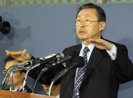 김진흥 특별검사가 31일 오전 서울 서초동 특검 사무실에서 최종 수사결과를 발표하고 있다. 정연호기자 tpgod@