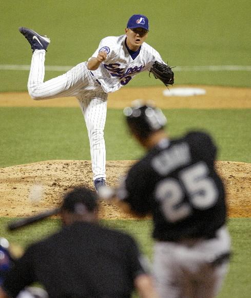 8회초 김선우와의 대결에서 우중월플라이를 치는데 그친 최희섭.  <산 후안(푸에르토리코)|이주상특파원.rainbow@sportsseoul.com