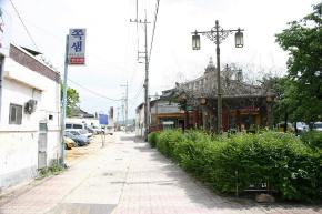 1940년대 중반부터 대폿집 골목이 형성돼 30년 가까이 문화·예술인들의 사랑방 역할을 했던 경주시 황남동·황오동의 쪽샘골목. 경주 김상화 기자