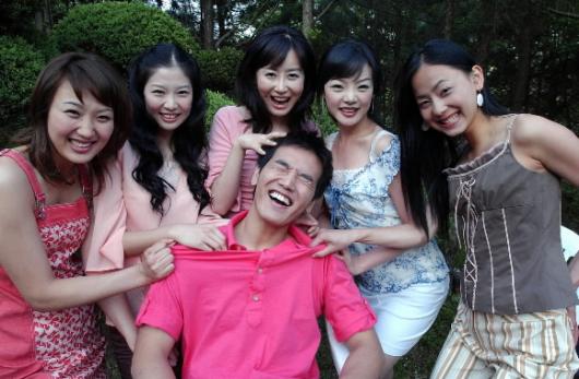 '리얼스캔들 러브캠프' 출연자들. 왼쪽부터 진수진, 박선애, 최가희, 임재호, 김수진, 김선아씨