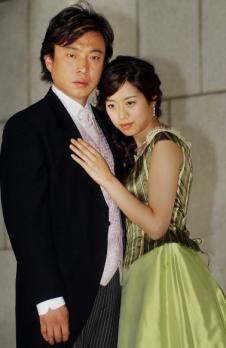 디즈니 뮤지컬 '미녀와 야수' 타이트롤을 맡은 현광원(왼쪽)과 조정은.