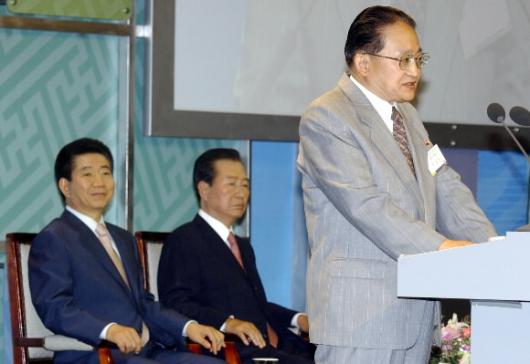 이종혁(오른쪽) 북한 아태평화위 부위원장이…