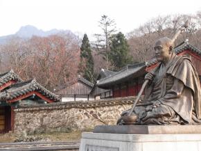 관광객의 발길이 끊이지 않는 대흥사.