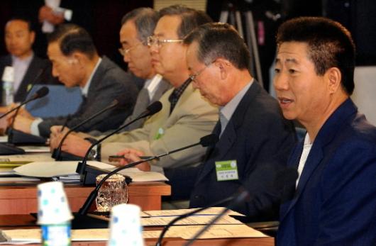 노무현 대통령이 ‘2004∼2008년 국가재정 …