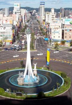 울산 공업도시 건설을 상징해 1967년 4월20…