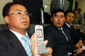 국방부 검찰수사관 인길연(왼쪽) 상사가 12…