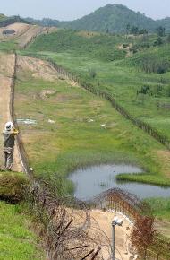 비무장지대는 한 폭의 그림 같은 습지를 곳…