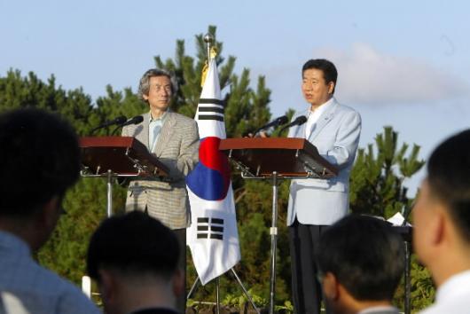 노무현 대통령과 고이즈미 준이치로 일본총…