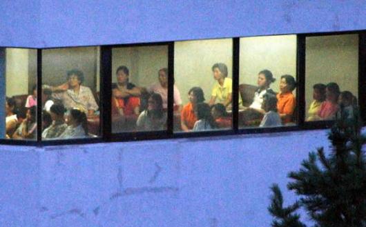   27일 입국한 탈북자들이 경기도 안산의 모…