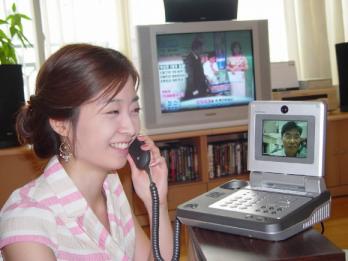 데이콤이 지난 1일 시범서비스에 나선 ‘데이콤 TPS’.부천·포항지역의 종합유선방송사업자(SO)들과 제휴,자사 초고속인터넷인 ‘보라홈넷’과 인터넷전화(VoIP),케이블방송을 한꺼번에 제공한다.데이콤 제공