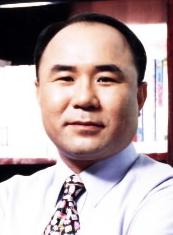 윤홍근 제너시스 회장