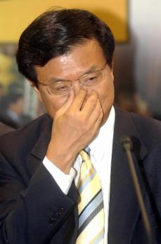 곤혹스런 신의장