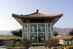 방탄유리로 차단한 중국 지안시의 광개토대…