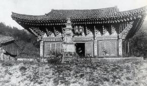 1912년 당시의 금강산 신계사 대웅전.
