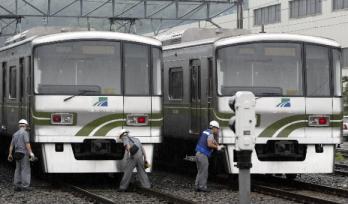 운행 준비하는 지하철 