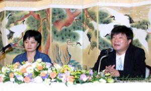   ‘태왕사신기’ 제작발표회를 갖고 있는 …