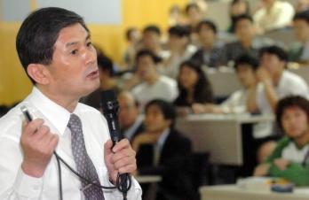 '관악초청강좌'의 첫번째 연사로 나선 황유…