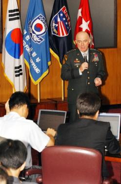  리언 J 러포트(육군 대장) 한·미연합사령…