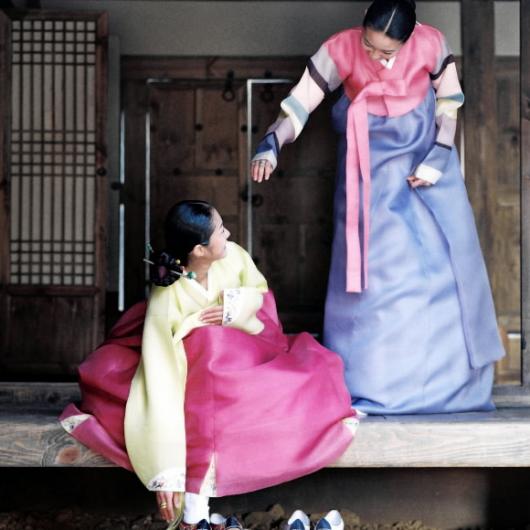 단아한 멋을 살리면서 장신구로 화려하게 한…