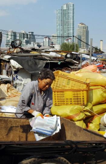 명절 분위기는 고사하고 불법 점유자로 몰려…