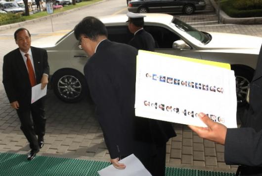 4일 정부중앙청사 소속 공무원들이 국회의원…