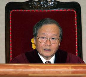 윤영철 헌법재판소장이 21일 오후 신행정수…