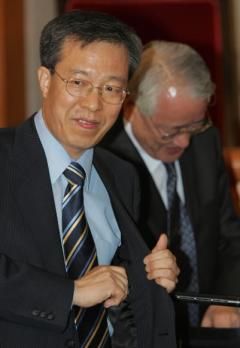 신행정수도 건설 특별법에 대한 헌법소원을…