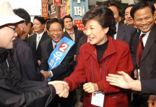 10·30 지방 재보선 지원유세에 나선 한나라…