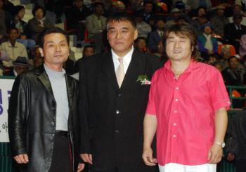 27일 경로 효잔치가 열린 서울 장충체육관에…