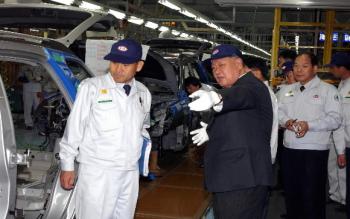 정몽구(가운데) 현대·기아차 회장이 28일 …