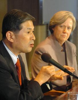 황우석(왼쪽) 서울대 석좌교수가 유전학이라…